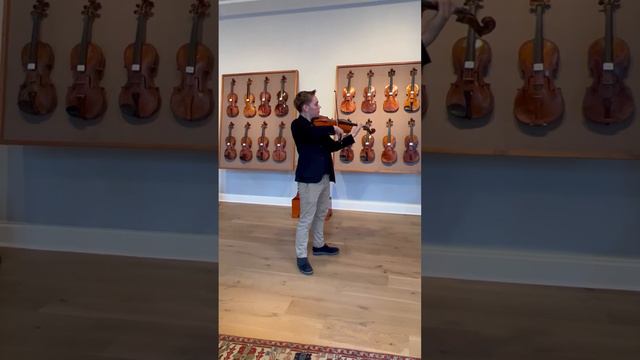 Matthew Lipman plays the 'Kux, Castelbarco' Stradivari viola смотреть онлайн