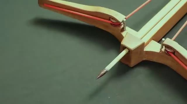 100% Ручная работа - Как сделать арбалет-рогатку, похожий на БЫКА смотреть онлайн