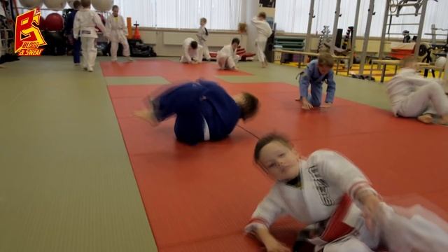 Акробатика и самостраховка для детей смотреть онлайн