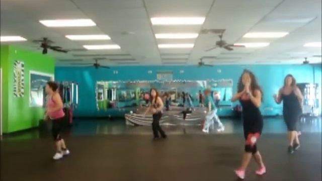 "U Can't Touch This Remix" w Kimi at Studio Sass смотреть онлайн