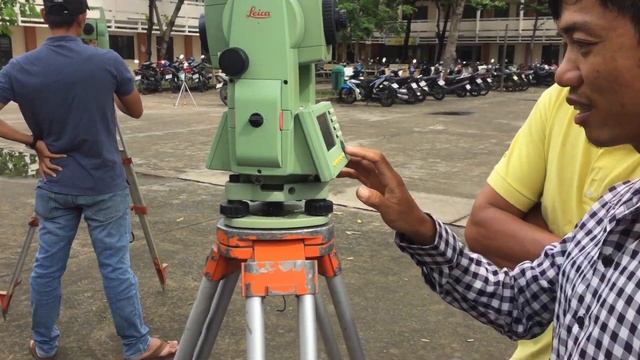 Hướng dẫn định hướng trạm máy bằng toạ độ - Máy toàn đạc điện tử Leica TCR 805 смотреть онлайн