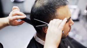 Мужская стрижка 1. Работаем с редким волосом на макушке.