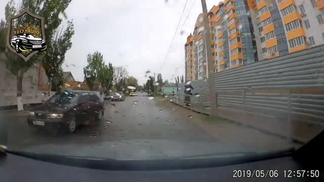 Симферопольское шоссе обгон на перекрёстке 06.05.2019 смотреть онлайн