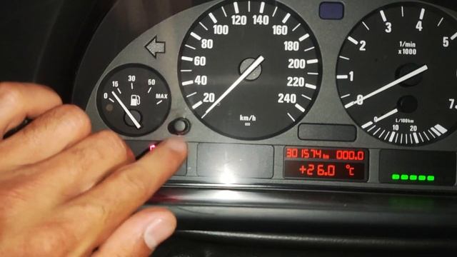 როგორ იზბროსება მაჩვენებელთა დაფა E39 528i მექანიკაზე.