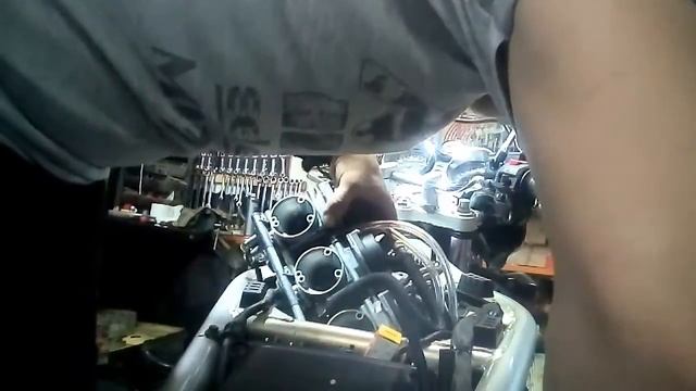 Как снимать и ставить карбы gsf 1200 смотреть онлайн