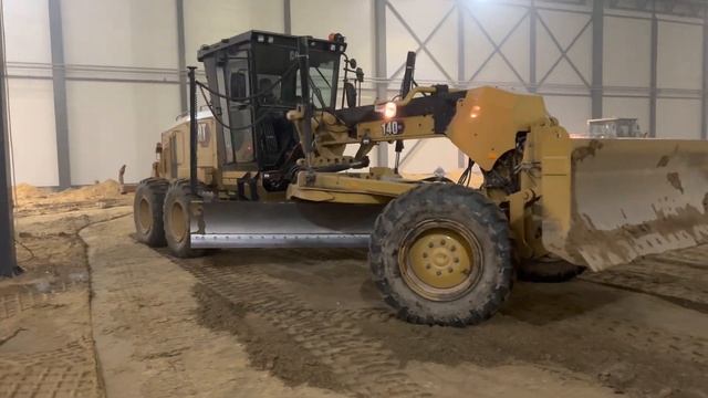 CATERPILLAR CAT 140 3D AWD грейдер отличная техника в работе на объекте ООО 