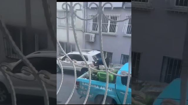 ТУРЦИЯ. 27-Е ИЮНЯ 2023-Й ГОД. РАСПЫЛЕНИЕ НЕИЗВЕСТНЫХ ХИМИЧЕСКИХ ВЕЩЕСТВ С ЛЕГКОВОЙ МАШИНЫ.