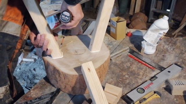 Деревенская столярка. Табурет из спила берёзы. #сделайсам #табурет смотреть онлайн