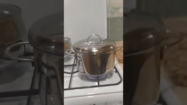 как ведут себя на плите кастрюли Tupperware VSMPO, ВСМПО посуда Гурман. смотреть онлайн