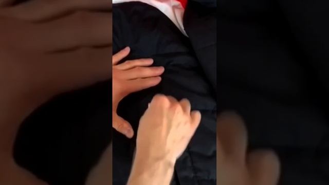 Как убрать пятно от масляной краски ##fashion #лайфхаки смотреть онлайн