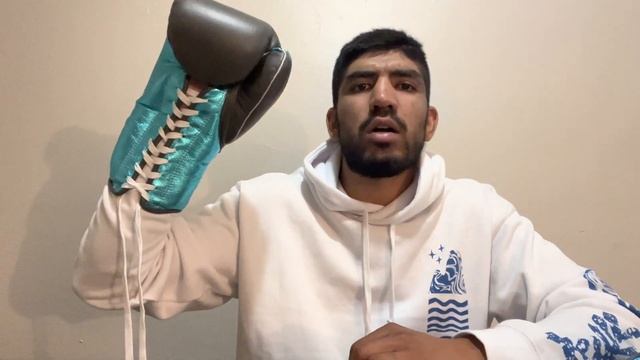 New Sporting 16oz Glove - Unboxing and First Impressions смотреть онлайн