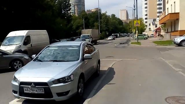 Москва 2560 Валдайский проезд лето день