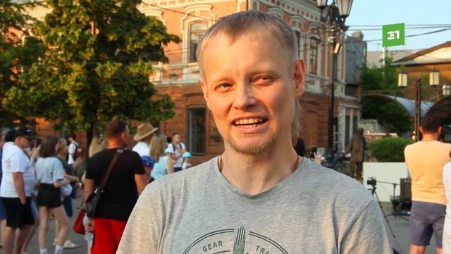 Музыкальная жизнь Кировки. Как зарабатывают уличные музыканты в Челябинске? смотреть онлайн