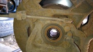 Замена заднего подшипника Крайслер Вояджер,Таун Кантри,Додж Караван.