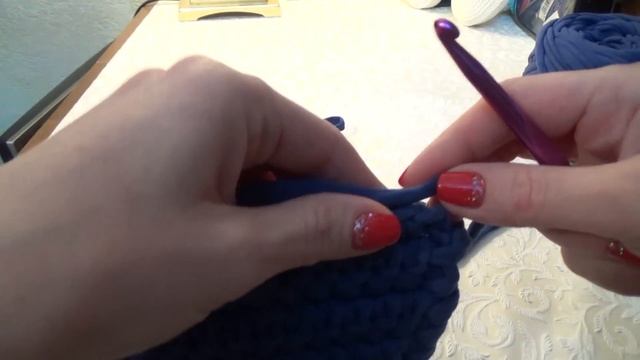 Поясная сумка из трикотажной пряжи /МК16/ смотреть онлайн