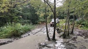 Ленд Крузер 70 на боггерах.