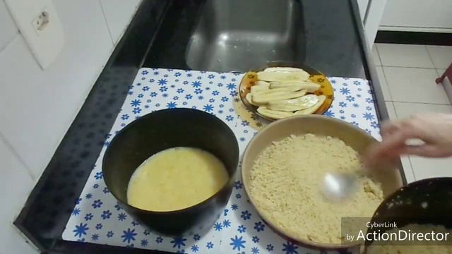 БАНАНОВЫЙ ПИРОГ: Необычный рецепт с мучной крошкой смотреть онлайн