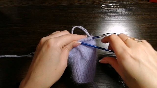 Варежки на круговых спицах ☝️Свяжем за день ? варежки узором коса #варежки #варежкинакруговыхспица смотреть онлайн