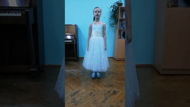 Семёнова Ирина,9 лет; муз.Р.Паулса,сл.А.Ласманиса 