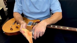 Как чистить струны на гитаре