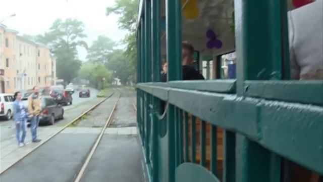 Праздничный трамвай смотреть онлайн