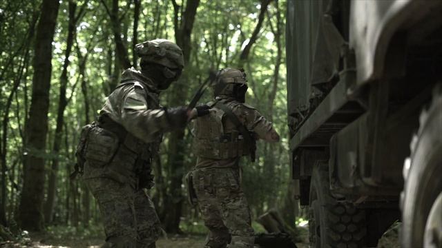 Airsoft meets GUN GAME in Real Life (POV) смотреть онлайн