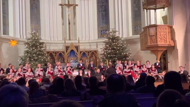 Моцарт. Реквием. Симфонический оркестр им. Е.Ф. Светланова и русский хор им. А.В. Свешникова смотреть онлайн