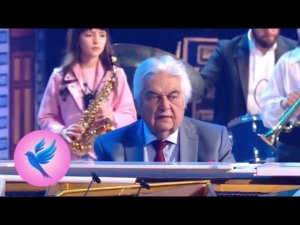 Бьют часы на старой башне. Музыка Евгения Крылатова