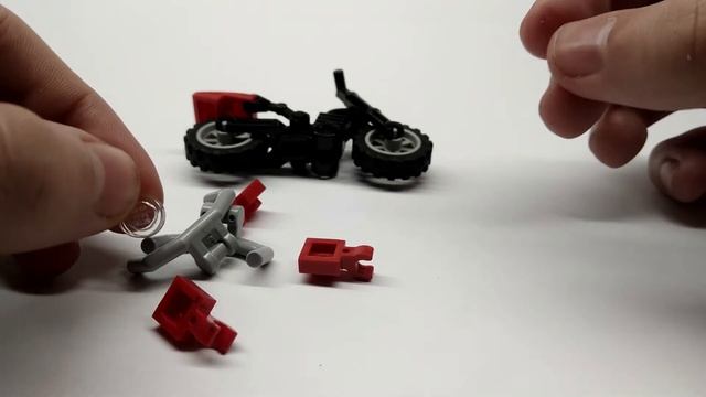 КРАСНЫЙ МОТОЦИКЛ САМОДЕЛКА | КАК СОБРАТЬ МОТОЦИКЛ | ИЛЬЯ КОНСТРУКТОР смотреть онлайн