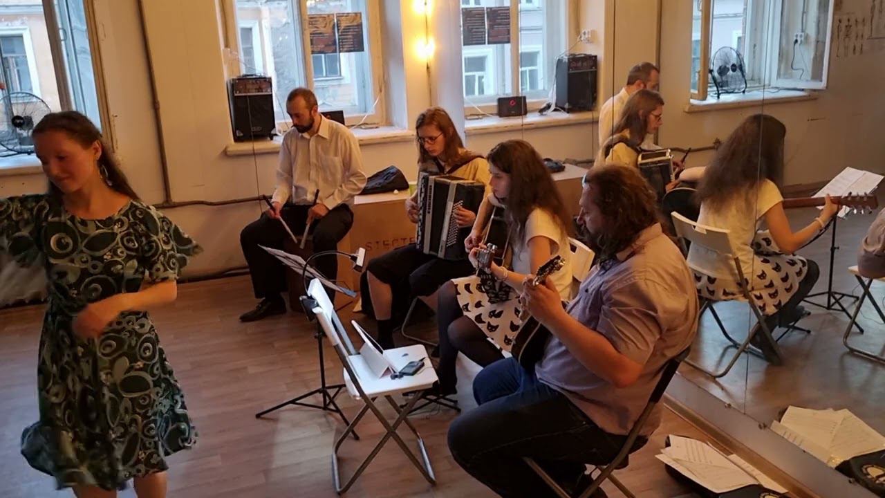 Les Chatons du soir - Valse смотреть онлайн