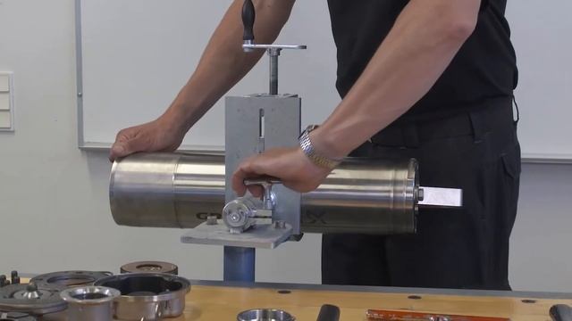 How to service Grundfos MS6000P motor смотреть онлайн
