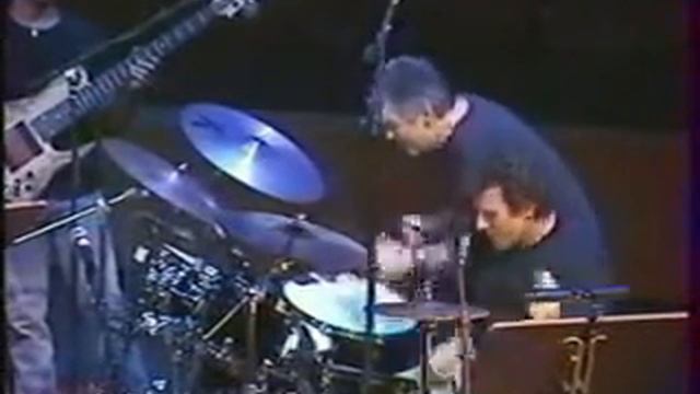 Steve Gadd and Manhu Roche - Funny drum duet смотреть онлайн