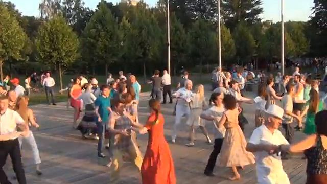 Фигурный вальс парк им.Горького www.rpu-dance.ru смотреть онлайн