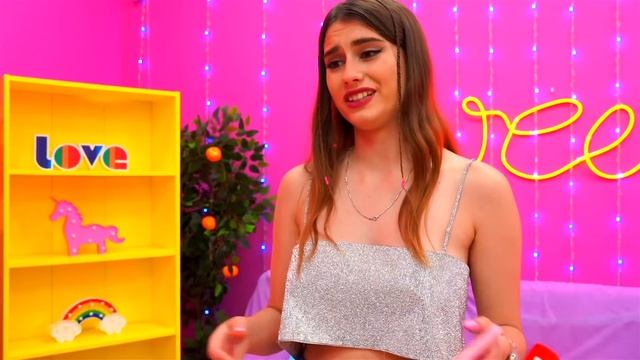 Меня Перепутали в Роддоме | ЧИРЛИДЕРША ОТ РОЖДЕНИЯ ДО СМЕРТИ! Бедная VS Богатая Чирлидерша! смотреть онлайн