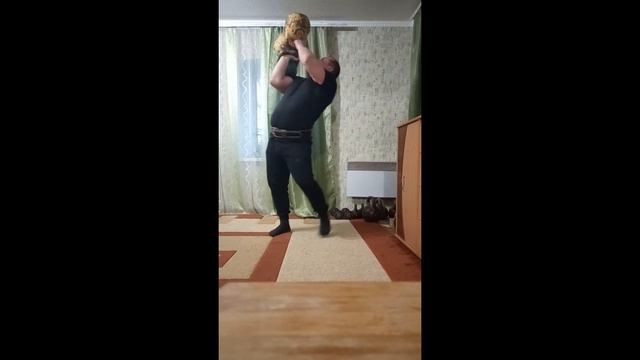 ШВУНГ ТРЕХ ГИРЬ ОДНОЙ РУКОЙ 56 КГ (24+16+16).