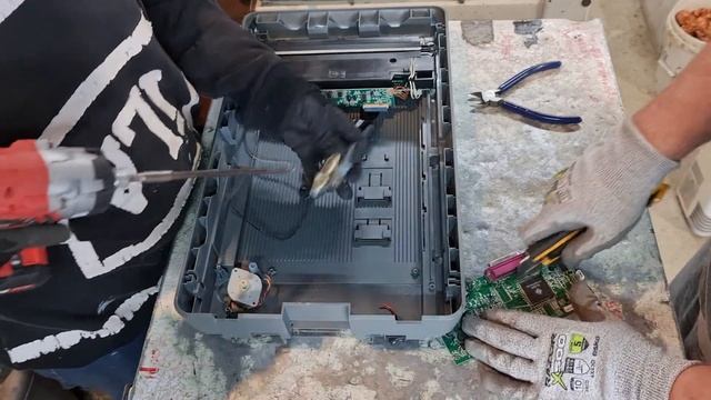 Scrapping Out An HP Scanner L1956A - Scrap Breakdown - Metal Recovery - Metal Recycling смотреть онлайн