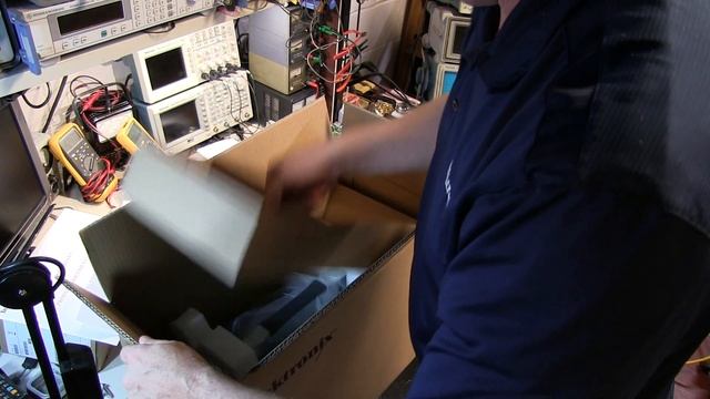 #145: Unboxing the Tektronix MDO3000 Oscilloscope смотреть онлайн