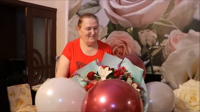 Сюрприз для любимой мамы, на день рождения от дочери Людмилы из Италии! 05.07.21 смотреть онлайн