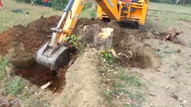 Lazy Driver in Escorts Dozer - Dozer Pulling Tree Root on Road construction - JCB VIDEO смотреть онлайн