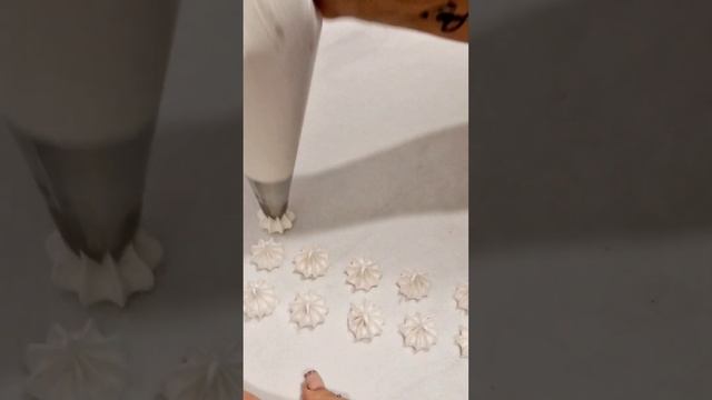 Ягодно-фруктовые безешки,это оочень вкусно #sohrts