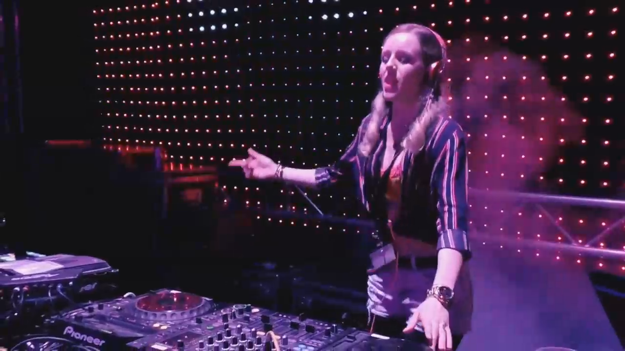Sunny Marleen - With The Beat Boy (Timster Video Edit) смотреть онлайн