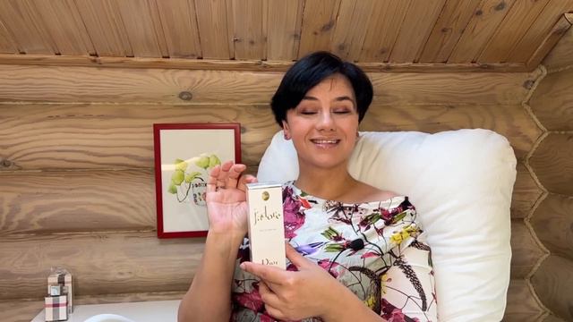 Белоцветочная женственность их 2000-х: Burberry London и J'adore Dior. Распаковка.