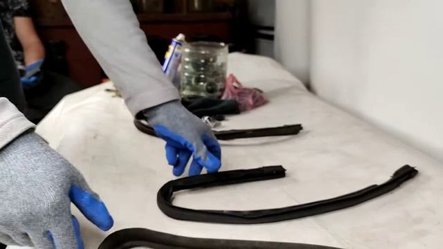 Уплотнитель стекла вентиляции передней двери-правый 21-6103122. смотреть онлайн