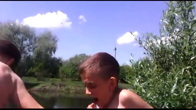 Купаемся на речке! смотреть онлайн