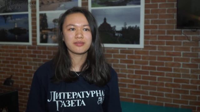 Надежда Колотова читает "Я помню чудное мгновенье" на вьетнамском языке смотреть онлайн