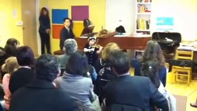 Greta's first violin recital смотреть онлайн