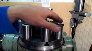 Поиск способа крепления патрона на поворотный стол