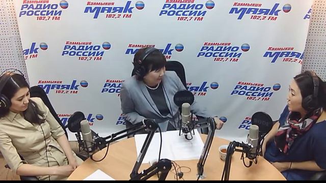 Радио Калмыкии. Здесь и сейчас - Баирта Тостаева. Студия "Иньглян" смотреть онлайн