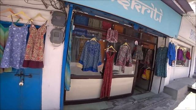 81. India 2022. Rishikesh. Чего опасаться в Индии? Быстрый шопинг для дома, снова покупаем коврики. смотреть онлайн