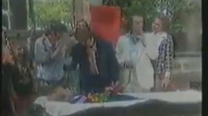 Маски на похоронах